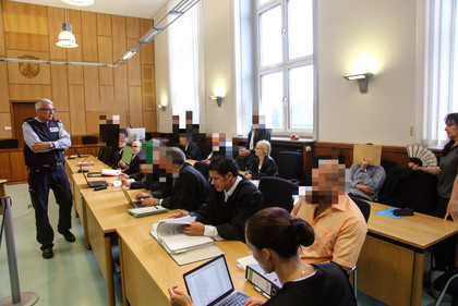 Panzerfaust-Band vor dem Hagener Landgericht Panzerfaust-Band vor dem Hagener Landgericht - Foto: Alex Talash